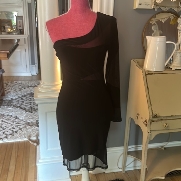 VENUS Dresses & Skirts - One sleeve dress